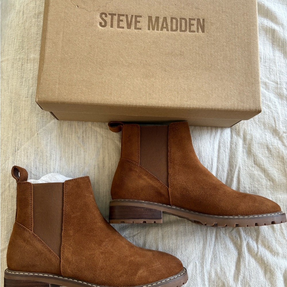 Steve Madden Thyra Chelsea Suede Bootie